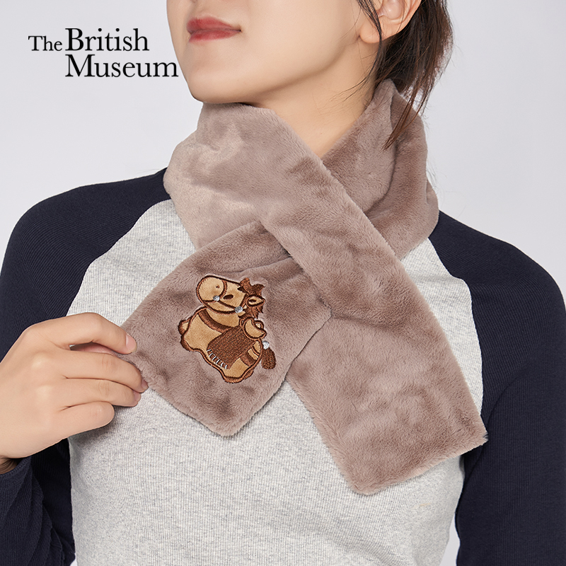 大英博物馆 新年系列 马上有钱刺绣毛绒围脖围巾-灰驼色 米色 黑马公仔毛绒围脖围巾-黑色