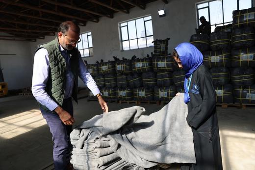 为阿富汗家庭提供一条毛毯 商品图8