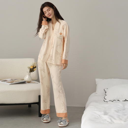 把“东方美学”穿身上! 国风免Bra家居服套装 十色可选 内置胸垫设计，无松紧带无束缚升级材质，棉柔感透气亲肤高色牢度，不易褪色不起球居家外出皆可穿，正品 商品图4