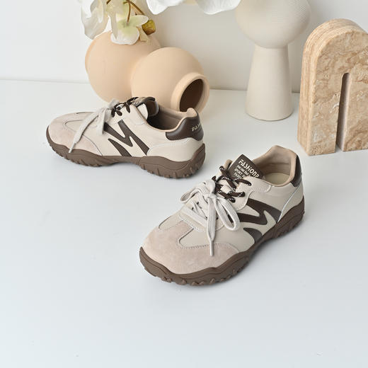 经典鲨2025秋专柜新款猪皮革潮流拼色系带平底休闲德训鞋女KW313-537131 商品图1