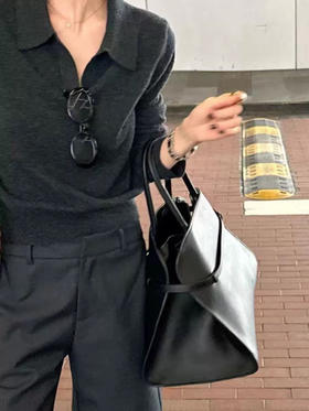 ⭐【MOMOTIABIN老钱风Polo领长袖针织衫TSTXZ255🔺】 🔥这款上衣真的让人难以抗拒啊！🧶翻领设计，修饰脸型，颜色非常温柔！ 