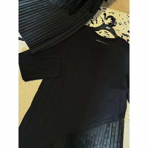 25AW上新【现货折上95折】 佳佳同款【琴法手则】下摆斜边拼接捏褶圆领连衣长裙长袖假两件长裙 商品图1