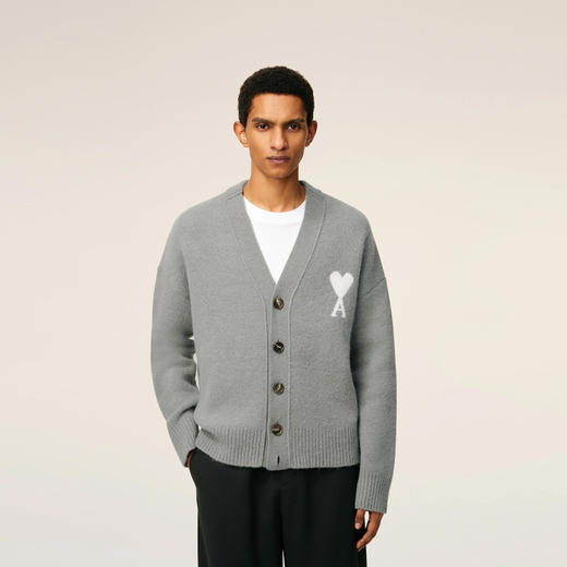 AMI 男女同款心形徽标刺绣嵌花混纺羊毛针织开衫 灰色 UKC365 KN0135 058 商品图1