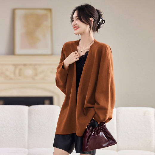 2025秋冬新款慵懒披肩针织开衫中长款微胖长袖外套气质外搭女毛衣 商品图1