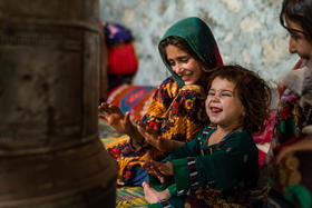 为阿富汗家庭提供一套传统取暖炉（Bukhari）