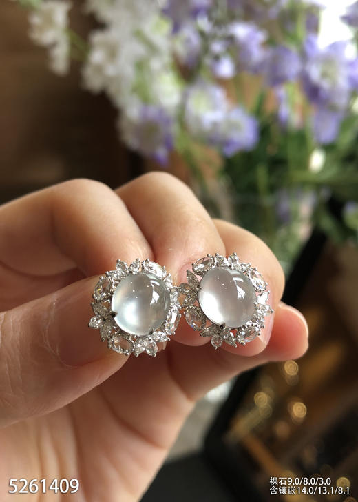 5261409，蛋面耳钉。具体价格微信咨询 商品图1