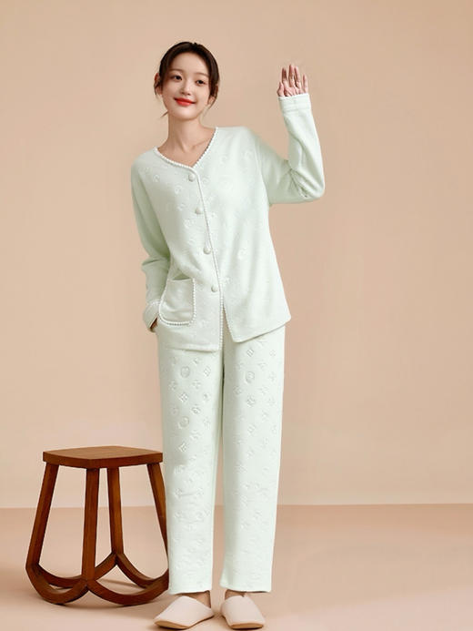 【慕斯德绒家居服】2025秋冬亲肤柔顺蓄热保暖睡衣家居服 商品图2