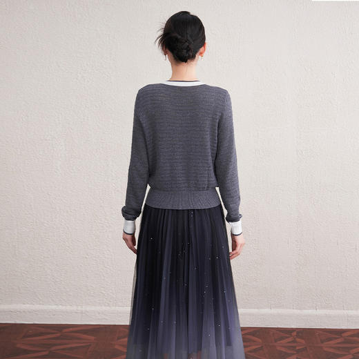 「自」全新升级【铂金会员247/天猫329/差价82】(71343)洛诗琳新款气质V领镂空开衫2025秋季简约百搭针织开衫外套 商品图3