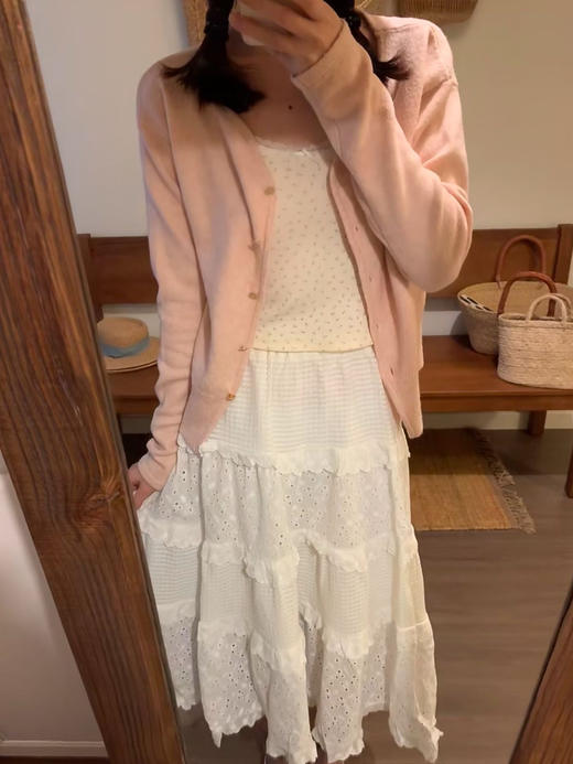 【12色奶酥V领开衫 】日常松弛感 韩里韩气 软软糯糯的好舒服  秋季新款薄款针织衫女开衫长袖V领短款毛衣小披肩外套上衣直接封神 降温必备 真的非常实穿 承包一整个秋天的美丽 商品图13