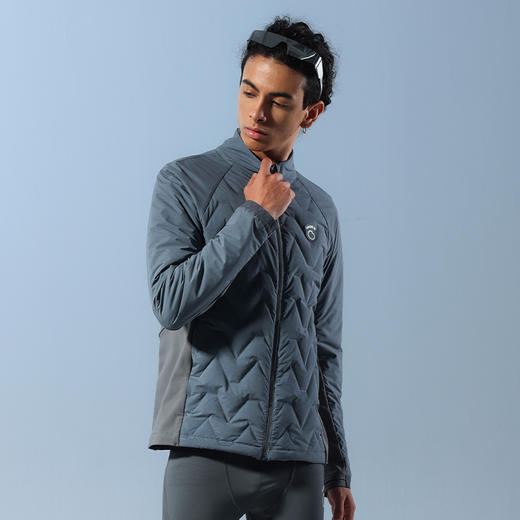 原创单品丨超轻羽绒服3代  防泼水 羽绒拒水防潮 洗后快速蓬松 超轻 锁温 抓绒立领 两侧拉链兜 拇指洞 商品图3