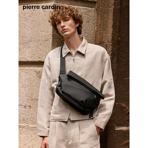 皮尔卡丹男包休闲简约男士单肩斜挎包 黑色 J2U132-010703A 商品图0