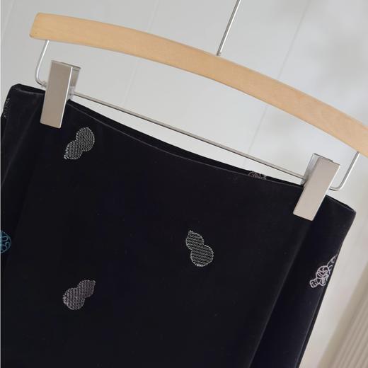 「自」全新升级【铂金会员339/天猫459/差价120】(93417)洛诗琳法式重工葫芦刺绣半身裙2025秋季气质开叉丝绒A字裙 商品图2