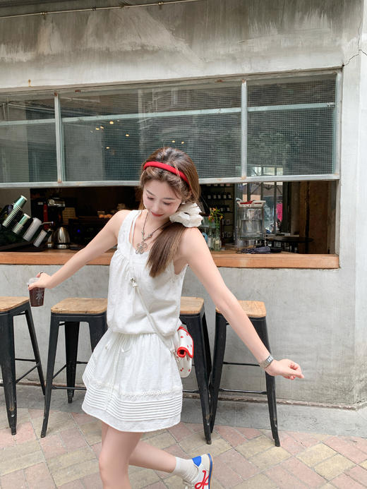 【169元任选2件】最后一波现货！韩系甜美白色蕾丝领口背心连衣裙 商品图10