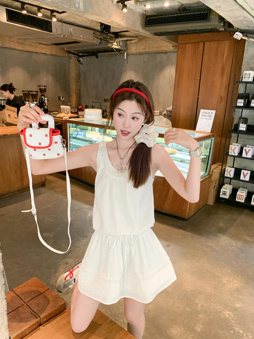 【169元任选2件】最后一波现货！韩系甜美白色蕾丝领口背心连衣裙 商品图8