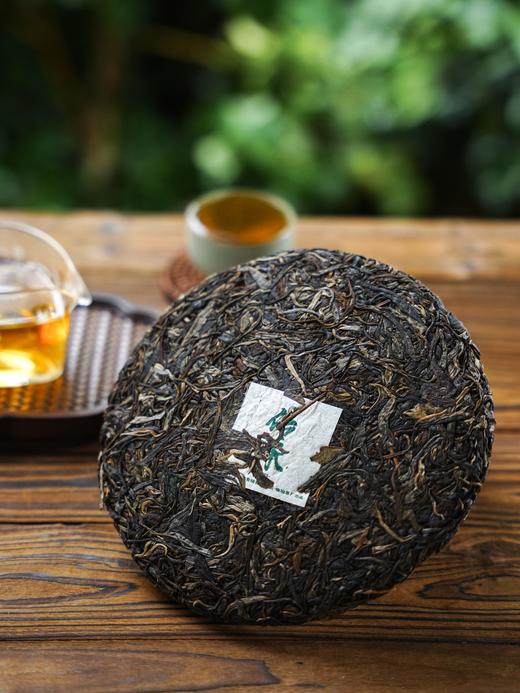 10月3日晚20点【仅9饼】【传承普洱】2021年冰岛头春料；古寨春旗下高端品牌联合老茶厂共同出品，品味一下70年传承的老配方技艺；357g/饼  商品图3