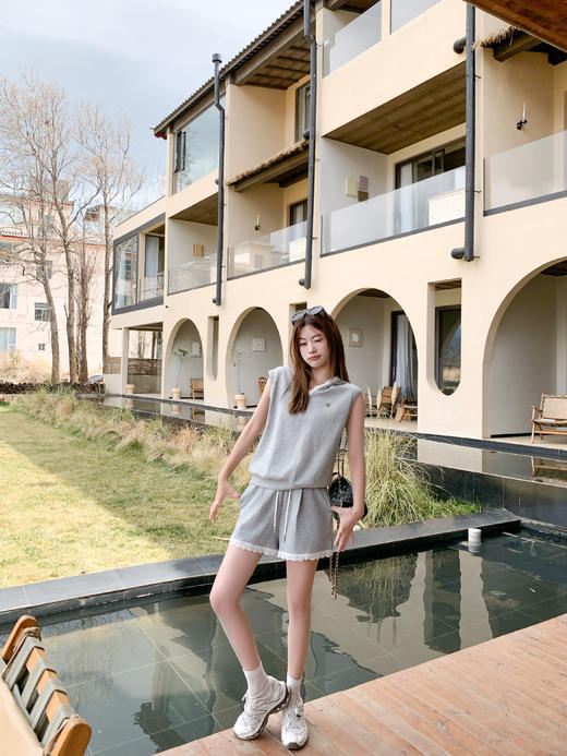 <曾小咸推荐>现连帽无袖上衣+短裤（休闲风套装）  商品图12