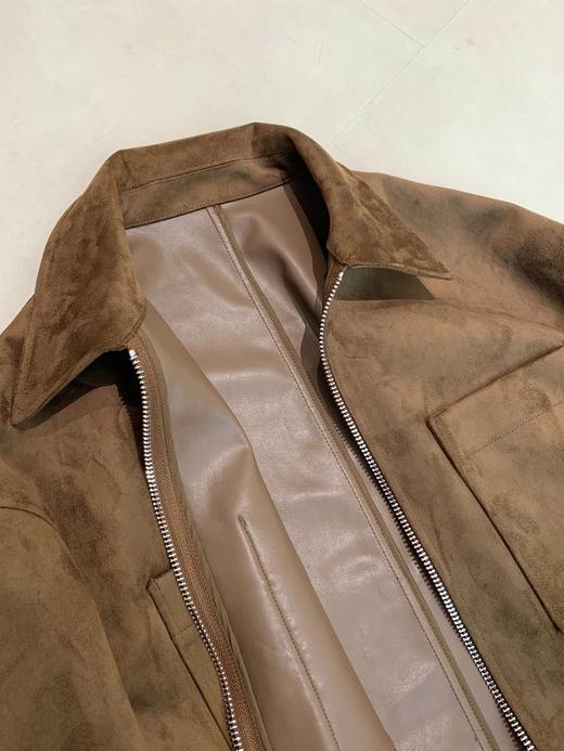 【高品质私服】【FB焦糖棕仿麂皮绒短款夹克】周二（10.14）上午10点开始 亲肤内侧顺滑舒爽，绒面外侧细腻柔和，G1554-CC【无标出货 介意慎拍】 商品图10