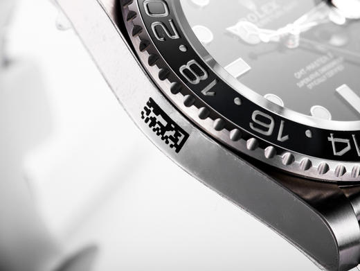 clean厂 c厂 116710格林尼治
陶瓷圈字体细节对比，12点位三角部分，顶角，以及底角部分，尖角位置全部做圆角处理。与原装达到一致 整个手表基于正品original原版开模的复刻版本‼️‼️ 商品图4