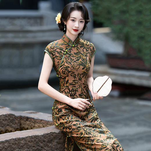 SC22223绿色丝绒国风新中式秋季旗袍无袖2025新款年轻款女复古收腰春秋装 商品图2