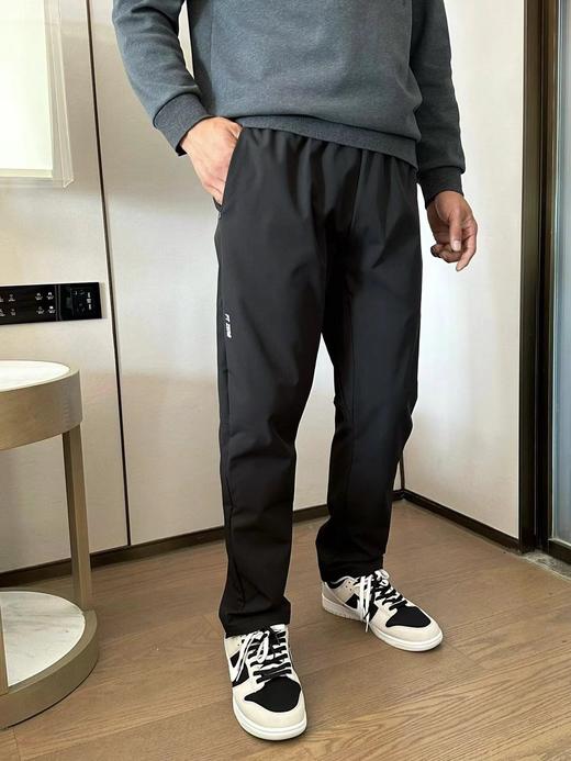 好货亏本清！断码抢！软壳届的颜值担当💥【迪S特户外加厚冲锋裤】黑科技复合面料，加厚内里，防水、防风、透气保暖👏  一件满足日常、通勤、登山等👍实锤“裤王”❗️  ✅科技三防面料，防风防水 商品图0