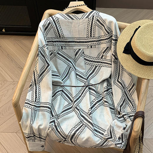 C070-29112025个性浪漫感/随机绳草纹图腾重磅天丝百搭廓形外套式衬衫女 商品图1