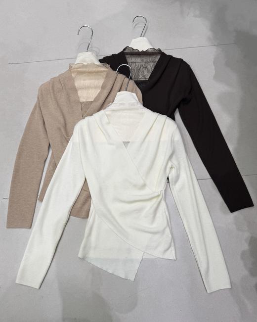 【门店同款】ENJOY冬季“暖冬软糖”温柔蕾丝拼接上衣 167046174 商品图0