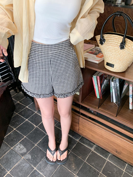<曾小咸推荐>荷叶边黑白格短裤 商品图4