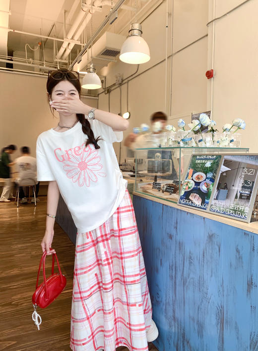 <曾小咸推荐>4.1现货秒杀！微信超特价！红格子半身裙 日常169.99 立减100 秒杀69.99！红色短袖秒杀49.99！白色短袖秒杀59.99！白色蕾丝短袖秒杀59.99！ 商品图10