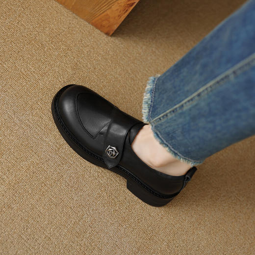 【预售5天】法式深口单鞋女春秋季圆头中跟平底鞋真皮粗跟乐福鞋女168XY&168924 商品图1