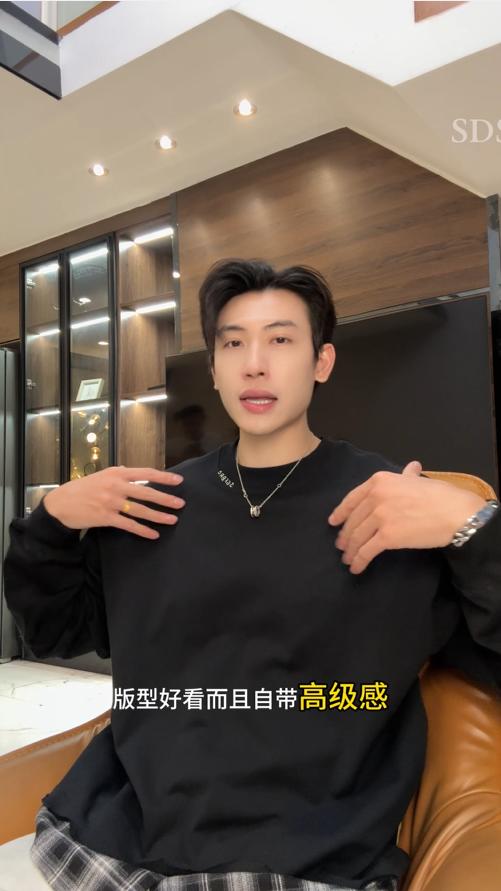 SDSA男士秋冬新款痞帅男装美式拼接设计圆领卫衣领口刺绣字母百搭 商品图0