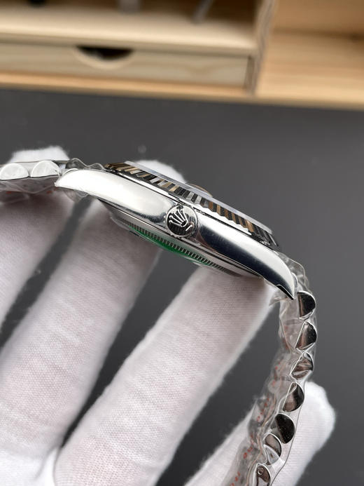 ARF 劳力士日志型41mm,狗牙圈（经典款）以及光圈（低调款）均出品。表芯搭载3235一体机芯，镜面采用高清蓝宝石搭配2.5倍矿大镜，立体指针。面板油印立体❕❕ 商品图5