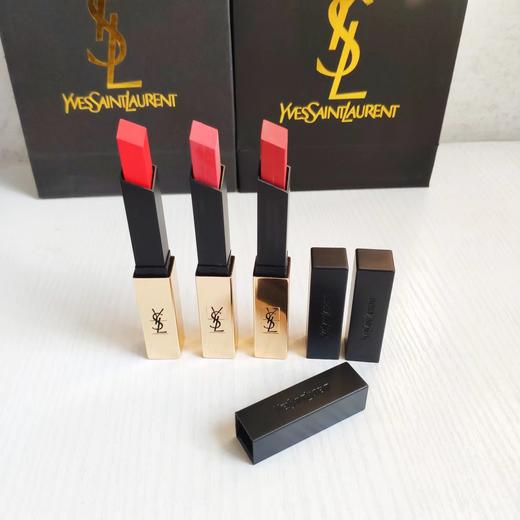 D100201一生都不容错过的哑光复古红小金条口红 商品图3