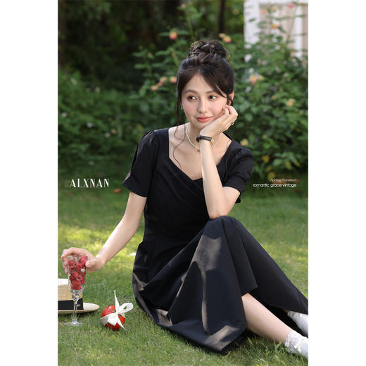 【6折秒杀】鹿向南「松露黑裙」法式气质黑色短袖连衣裙女夏A字收腰显瘦长裙L55861 商品图4