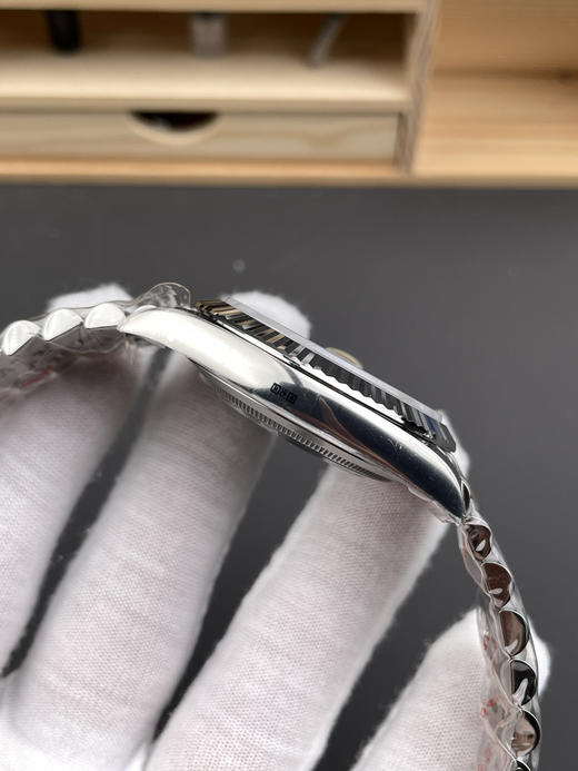 ARF 劳力士日志型41mm,狗牙圈（经典款）以及光圈（低调款）均出品。表芯搭载3235一体机芯，镜面采用高清蓝宝石搭配2.5倍矿大镜，立体指针。面板油印立体❕❕ 商品图3