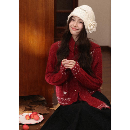 鹿向南「相思红豆」气质复古红色毛衣女秋季时尚宽松显瘦开衫外套 商品图0