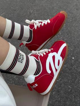复古红的漫步阿甘鞋回头率敲高的！