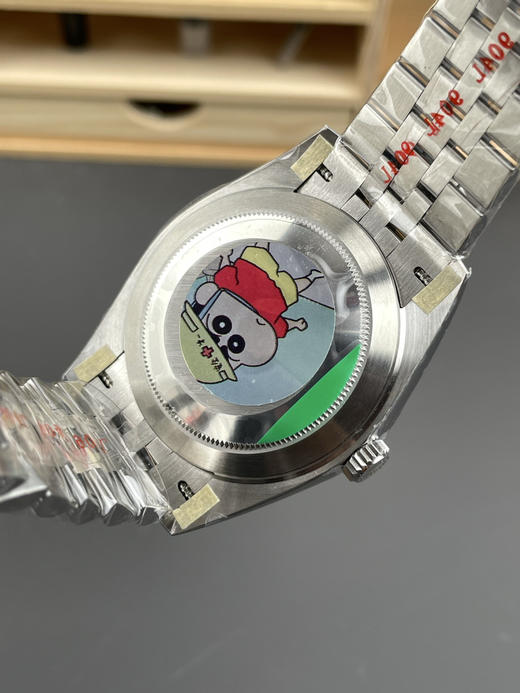 ARF 劳力士日志型41mm,狗牙圈（经典款）以及光圈（低调款）均出品。表芯搭载3235一体机芯，镜面采用高清蓝宝石搭配2.5倍矿大镜，立体指针。面板油印立体❕❕ 商品图8