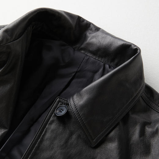 ROMI STUDIO“智性松弛”进口牛皮洗水皱感落肩翻领皮衣 RWCWSG6161 商品图3