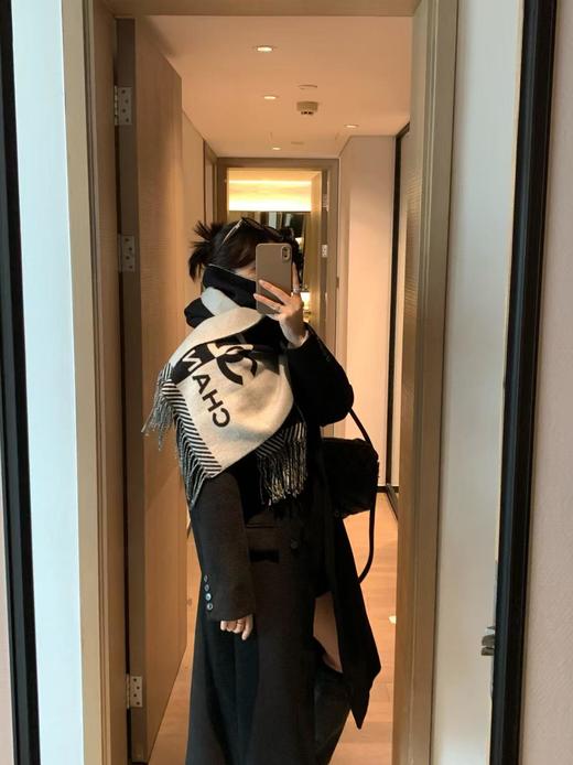 重磅⚠️海外专柜流出捡漏香奈儿双拼色纯山羊绒围巾 商品图6