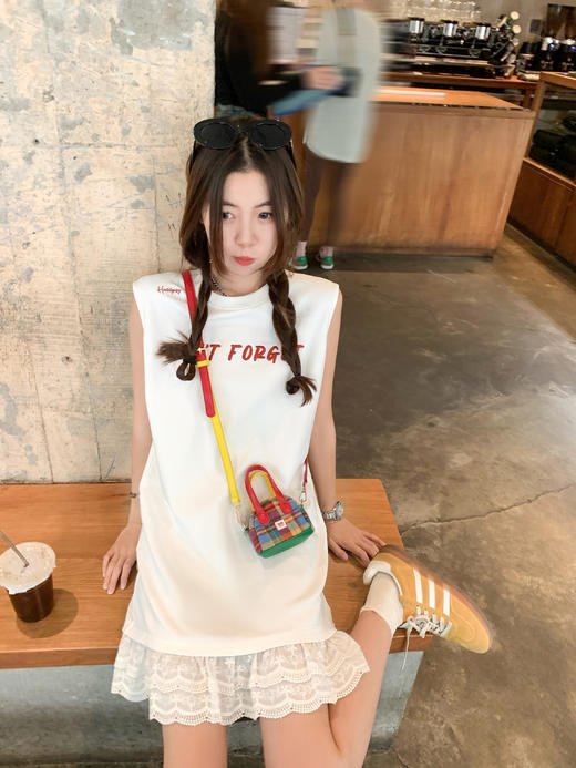 <曾小咸推荐>现货秒杀！微信超特价！甜系字母刺绣假两件宽松背心连衣裙 日常149.99 立减80 秒杀69.99！ 商品图12