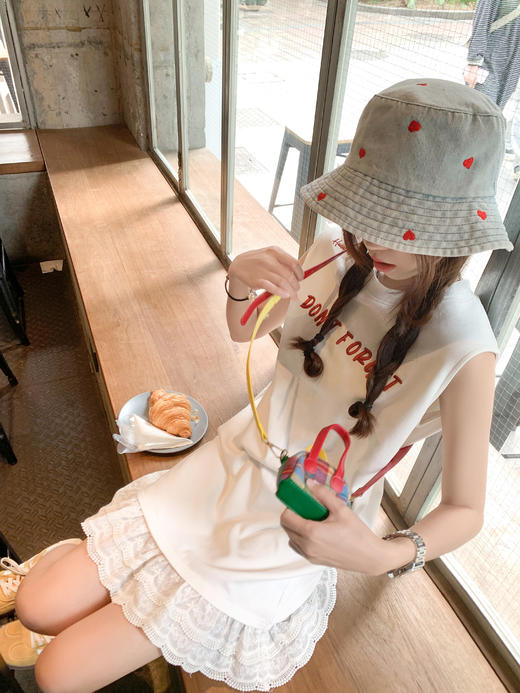 <曾小咸推荐>现货秒杀！微信超特价！甜系字母刺绣假两件宽松背心连衣裙 日常149.99 立减80 秒杀69.99！ 商品图7