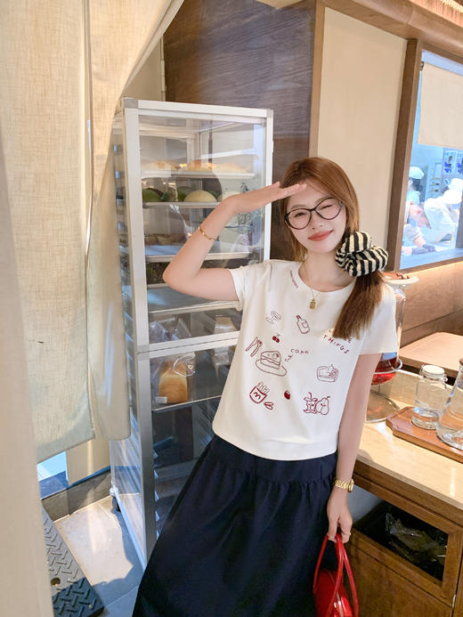 <曾小咸推荐>4.1现货秒杀！微信超特价！百搭正肩白底红色绣花短袖T恤 日常109.99 立减50 秒杀59.99！ 商品图10