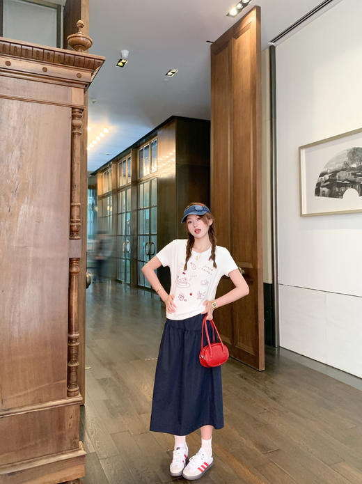 <曾小咸推荐>4.1现货秒杀！微信超特价！百搭正肩白底红色绣花短袖T恤 日常109.99 立减50 秒杀59.99！ 商品图5