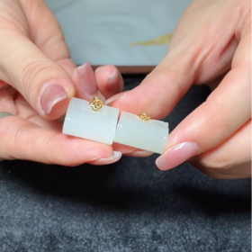 和田玉吊坠-长命锁吊坠约15*20mm