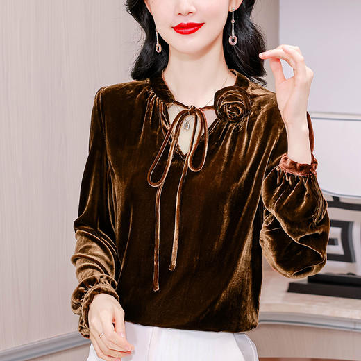 KQLA83N3303法式暗黑风丝绒系带衬衫女2025秋季新款长袖镂空花朵装饰显瘦上衣 商品图1