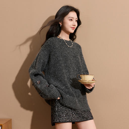 三彩2025冬季新款复古慵懒针织衫宽松保暖花朵装饰圆领套头毛衫S 商品图2