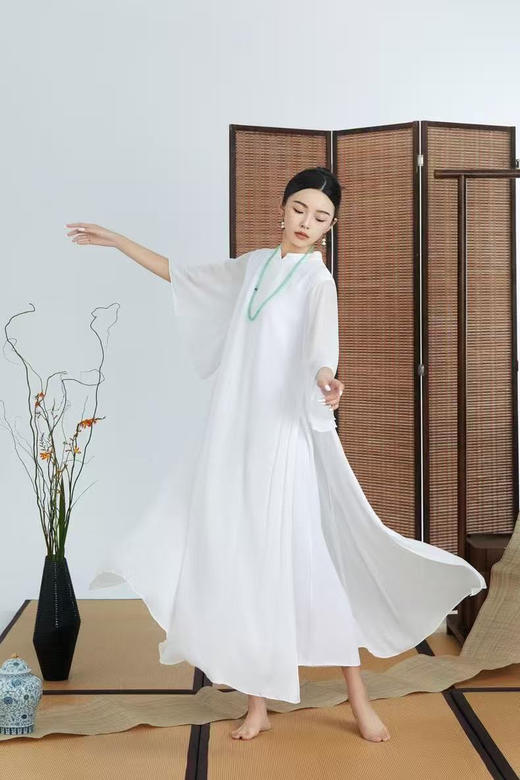 【茶服】水袖连衣裙（黑白两色可选/定制/15天工期/不退换） 商品图0