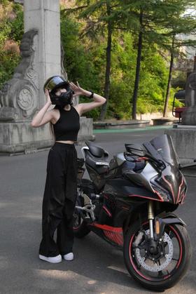 #机车女孩𝐎𝐎𝐓𝐃🏍️