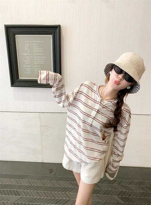 <曾小咸推荐>新款轻薄慵懒风条纹长袖T恤上衣 商品图7