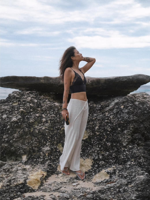 LOAM｜边界 Triangle TOP蕾丝三角杯短吊带无钢圈  [ 夜幕蓝 / 橄榄绿 / 暖柔沙 ] 商品图7